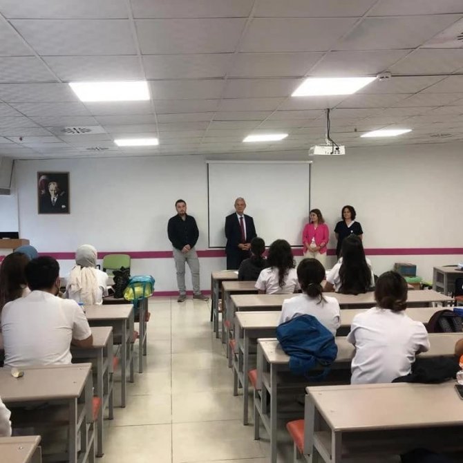 Diş Hekimliği Fakültesi’nde Uygulamalı Eğitim Başladı