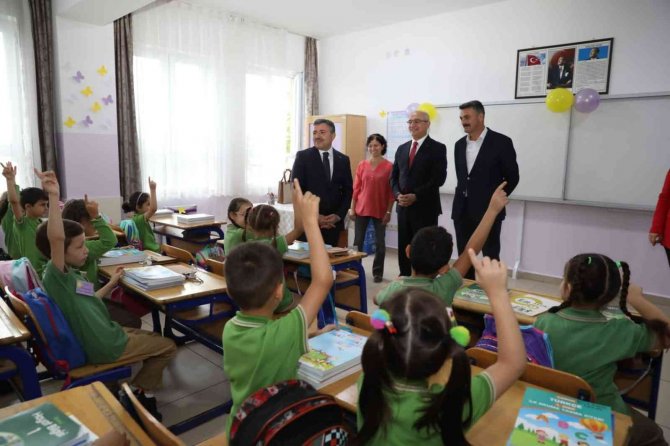 Düzce’de Eğitim Öğretim Yılının İlk Ders Zili Çaldı