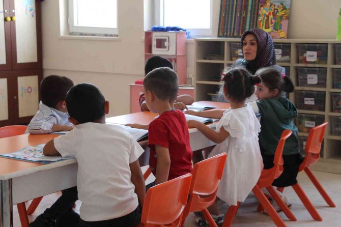 Eğitimci Çift, 15 Yıldır Aynı Okulda Öğrenci Yetiştiriyor