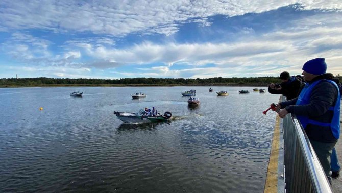 Farklı Ülkelerden Balıkçılar, Nükleer Tesis Yakınında Avlanma Deneyimi Yaşadı