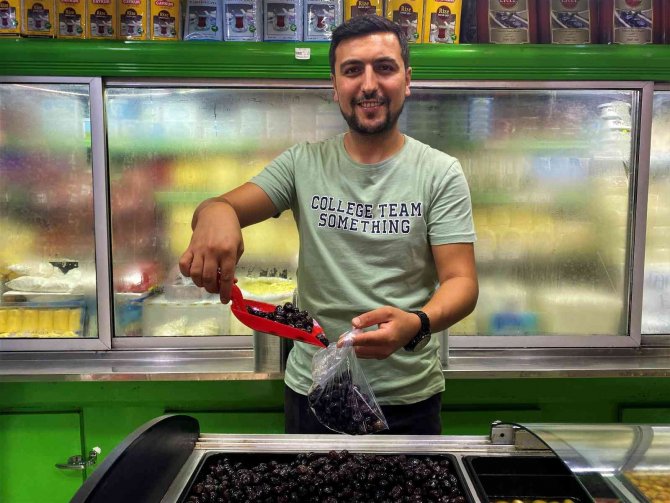 Hem Eli Hem Gözü Terazi Gibi Çalışıyor