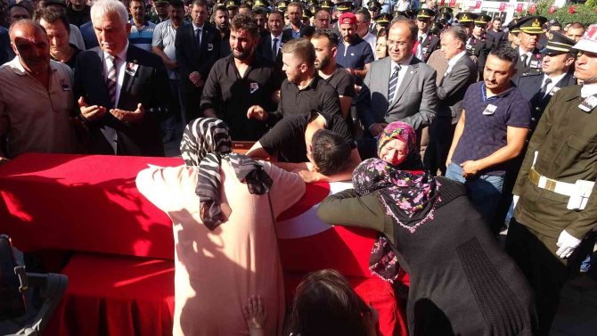 Şehit Astsubay Ağıl’ın Cenazesi Son Yolculuğuna Uğurlandı