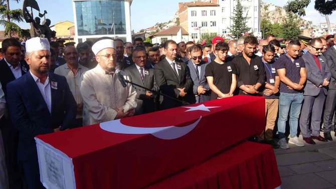 Şehit Astsubay Ağıl’ın Cenazesi Son Yolculuğuna Uğurlandı