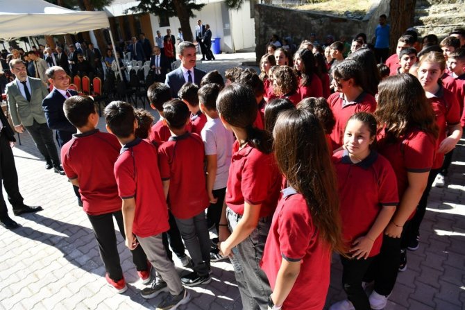 Isparta’da İlk Ders Zili Çaldı