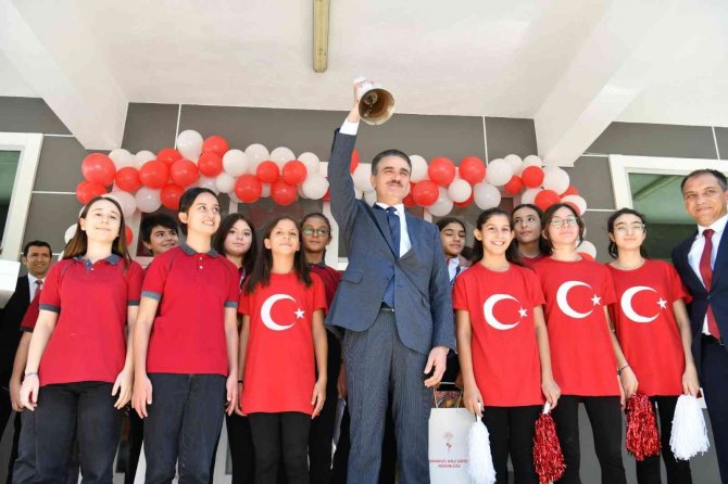 Isparta’da İlk Ders Zili Çaldı