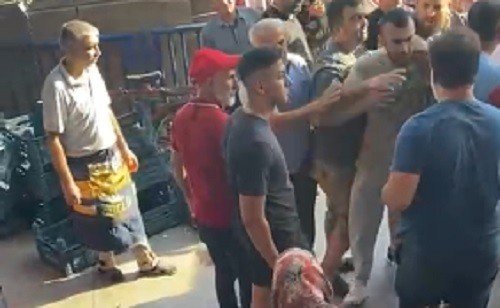 Pazarda Laf Atma Kavgasında 2 Kişi Yaralandı