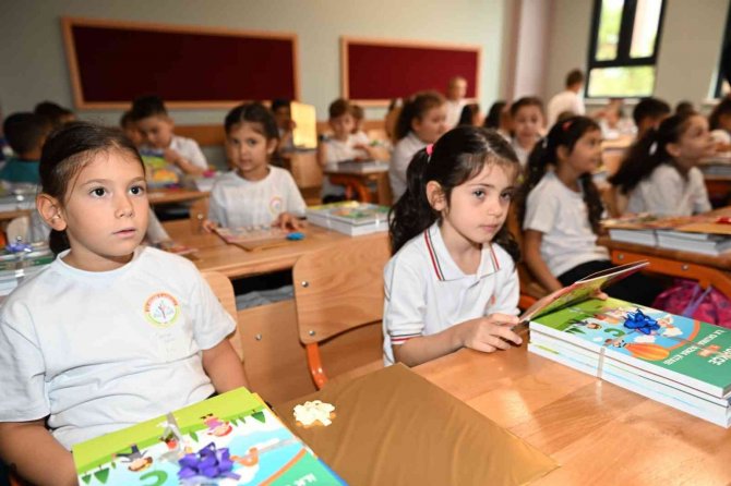 Kocaeli Valisi Yavuz: "30 Bine Yaklaşan Öğretmen Ordumuzla Çocuklarımızı Geleceğimize Daha İyi Hazırlayacağız"