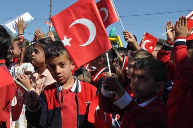 Jandarma Uzman Çavuş Öğrencilerle ‘Terekeme’ Oynadı