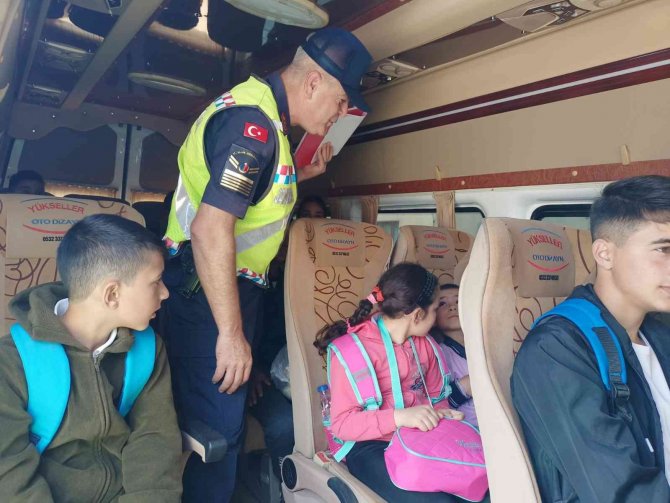 Eğitim Öğretim Yılının İlk Gününde Okul Servislerine Denetim