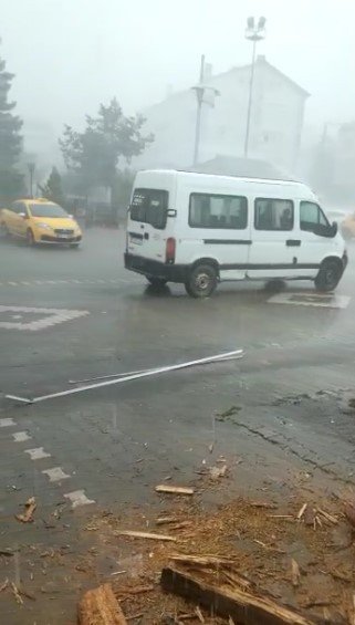 Kastamonu’da Dolu Yağışı Ve Fırtına Etkili Oldu