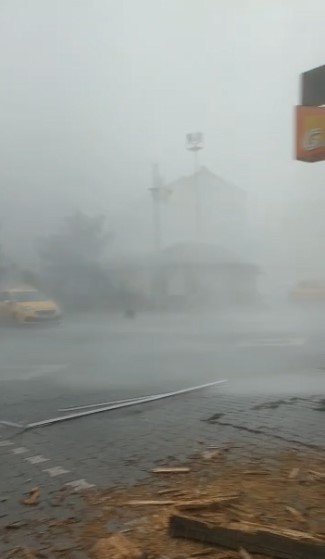 Kastamonu’da Dolu Yağışı Ve Fırtına Etkili Oldu