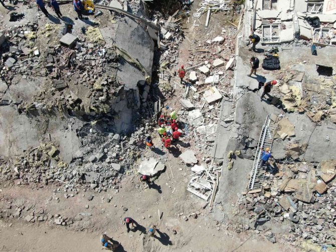 Kayseri’de 2 Bin 959 Kişinin Katılımı İle Deprem Tatbikatı