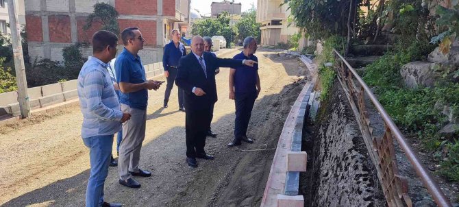 Ünye’nin Mahallelerinde Yol Sorunu Ortadan Kalkıyor