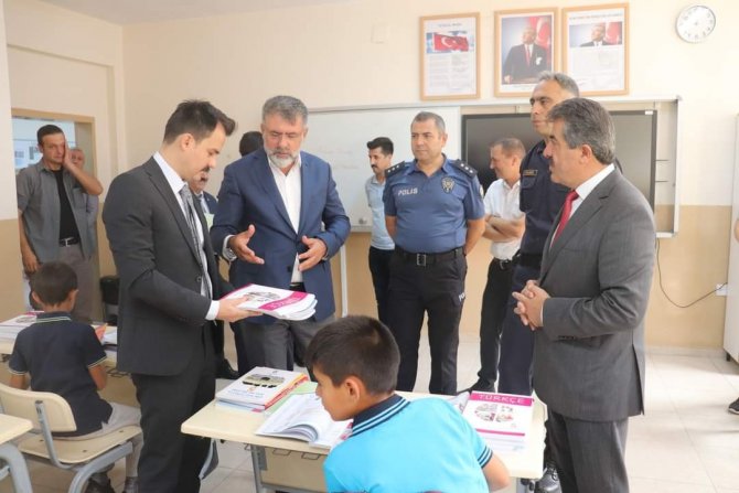 10 Yıllık Kırtasiye Yardımı Bu Yılda Sürdü