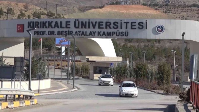 Üniversite Personeli Kampüsteki Ağaçlık Alanda Ölü Bulundu