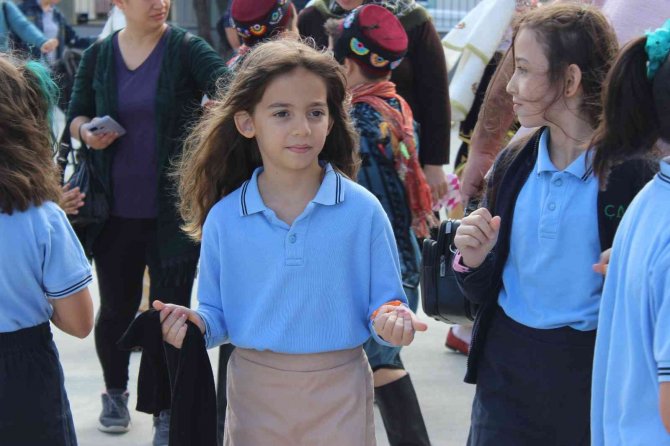 Yeni Eğitim, Öğretim Yılını Davul Zurna İle Karşıladılar