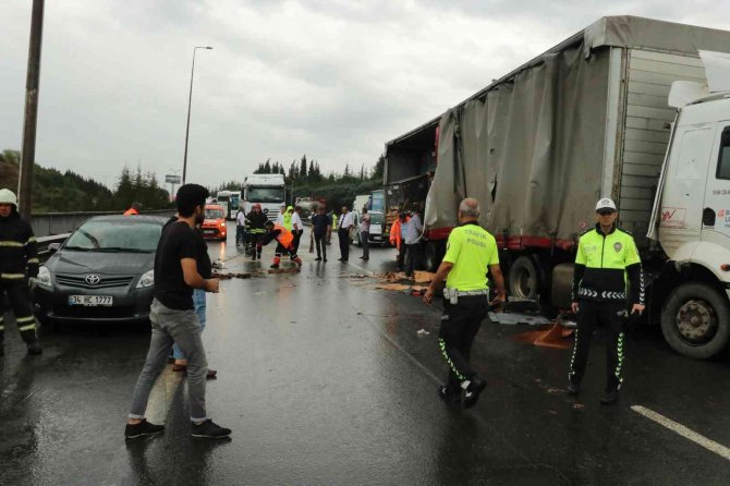 Bariyerlere Çarptı, Yola Dökülen Mazot Az Kalsın Faciaya Yol Açıyordu