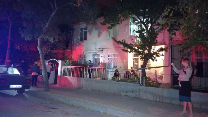 Komşusunu "Neden Gürültü Yapıyorsun" Diyerek Bıçakladı