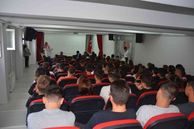 Manyas’ta Öğrencilere Ders Başı Yaptı