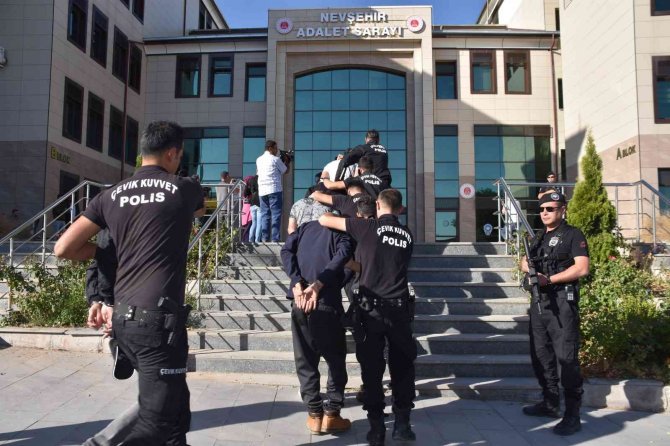 Nevşehir’in En Büyük Narkotik Operasyonunda Gözaltına Alınan 33 Şüpheli Adliyeye Sevk Edildi