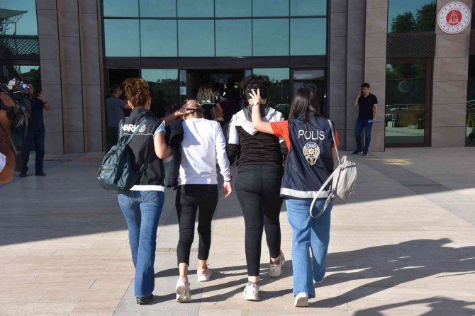 Nevşehir’in En Büyük Narkotik Operasyonunda Gözaltına Alınan 33 Şüpheli Adliyeye Sevk Edildi