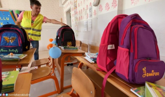 Öğrencilere Çanta Ve Kırtasiye Malzemesi Desteği