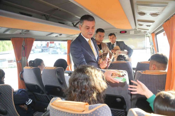 Gölbaşı Belediyesi Öğrencilere Ücretsiz Okul Servisi Desteği Sağlayacak