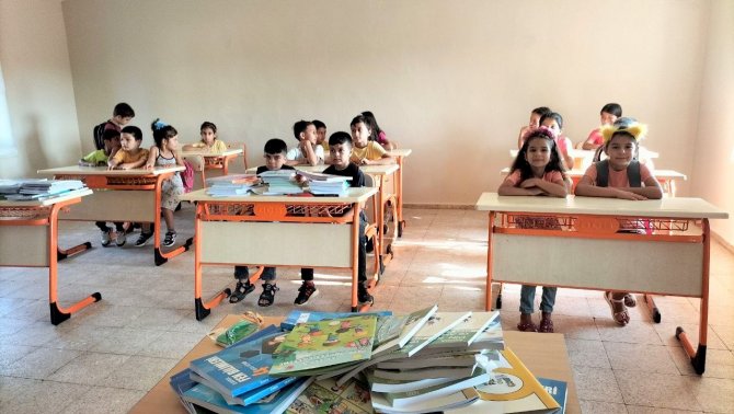 Kapalı Köy Okulunda 3 Yıl Aradan Sonra Yeniden Ders Zili Çaldı