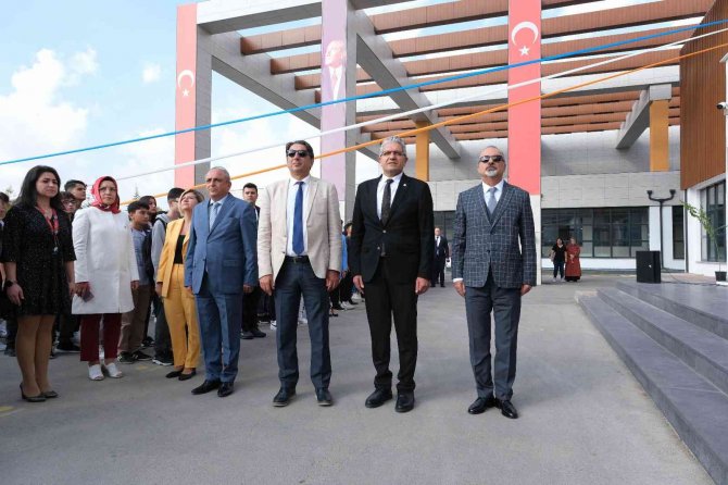 Özel Eosb Meslek Lisesi’nde Yeni Eğitim Öğretim Yılı Açılış Töreni Düzenlendi