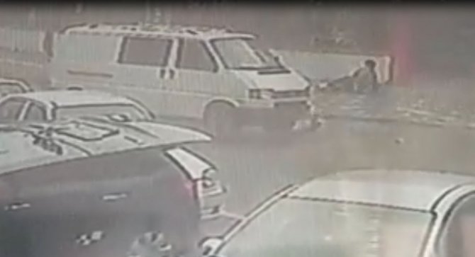 Motosiklete Çarpıp Olay Yerinden Kaçtı