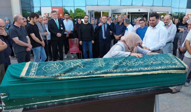 Sağlık Çalışanı Kalbine Yenik Düştü