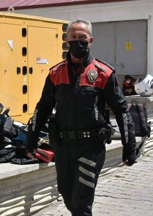 Yunus Polisi Kalbine Yenik Düştü