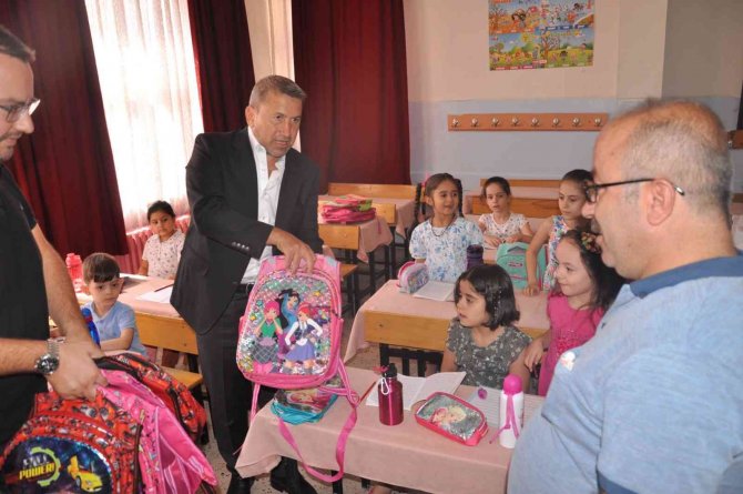 Siirt Tso’dan Öğrencilere Kırtasiye Yardımı