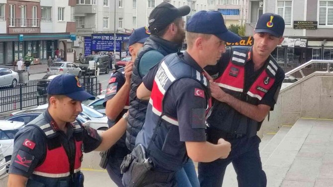Eşini Öldürmek İsteyen Zanlı, Jasat Ekiplerinin Şafak Operasyonuyla Yakalandı