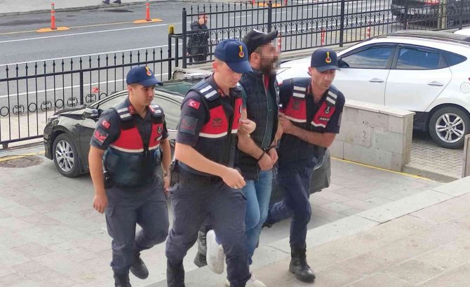 Eşini Öldürmek İsteyen Zanlı, Jasat Ekiplerinin Şafak Operasyonuyla Yakalandı