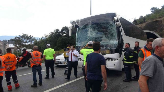 Yolcu Otobüslerinin Karıştığı Trafik Kazasında 2’si Bebek 4 Yaralı