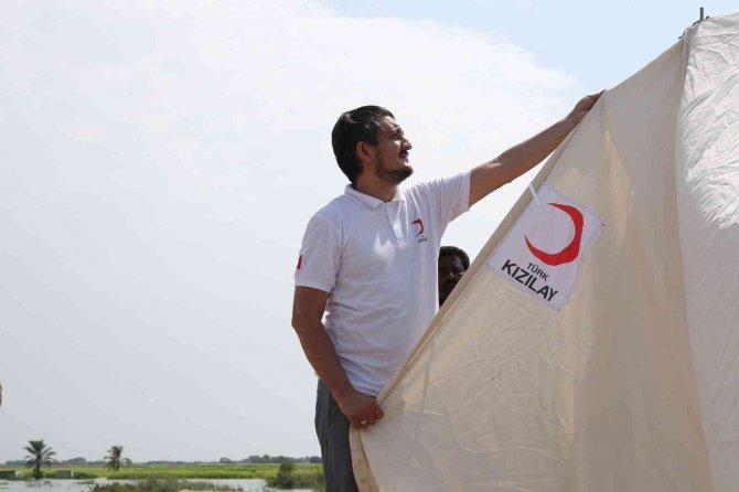 Kızılay Başkanı Kerem Kınık: "Dünyanın Pakistan’a İlgisi Yetersiz"