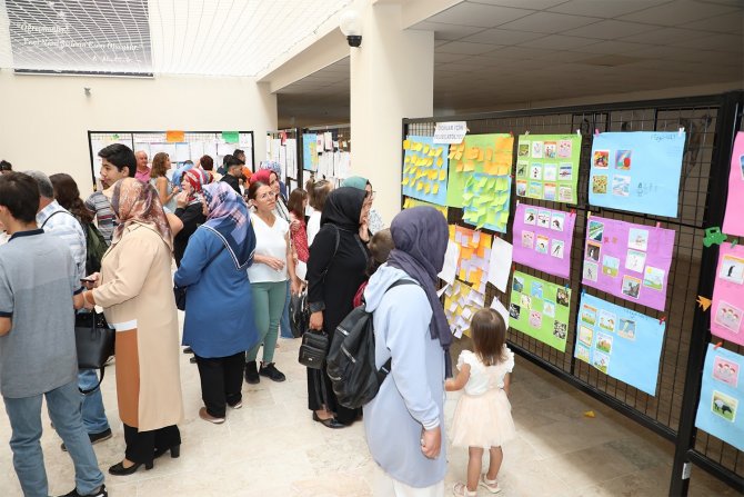 Türkiye’de ’Çocuklar İ̇çin Felsefe Kampı’ Sergisi İlk Kez Paü’de