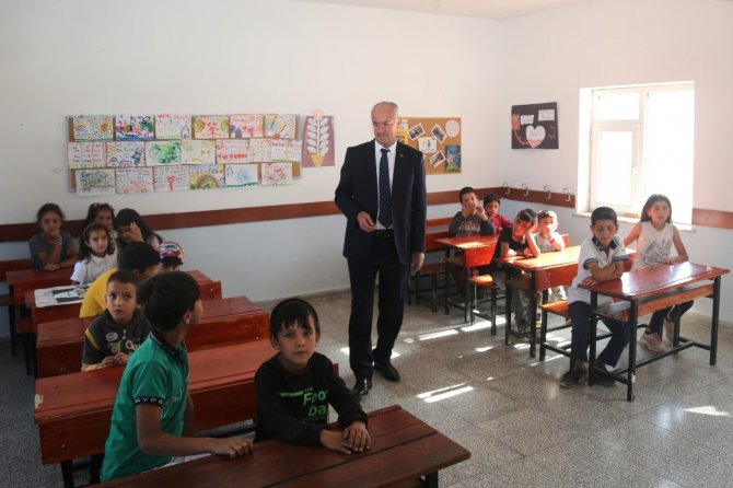 Tuşba Belediyesinden Öğrencilere Kırtasiye Desteği