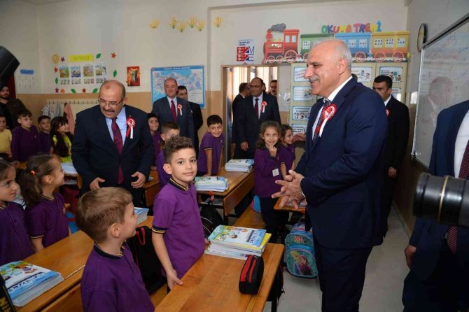 Trabzon’da Öğrenciler Ders Başı Yaptı