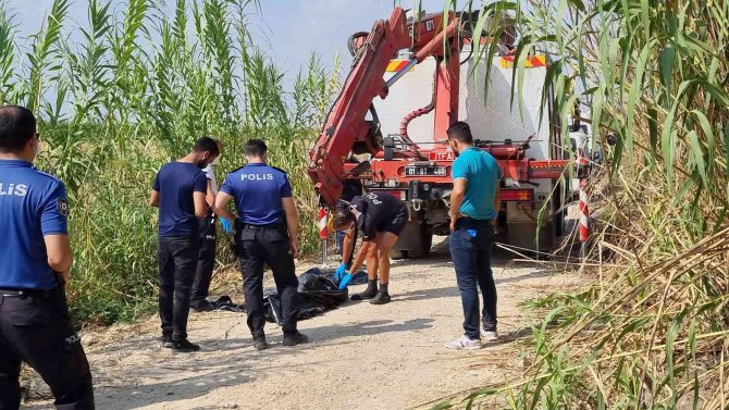 Adana’da Dere İçinde Çürümüş Erkek Cesedi Bulundu