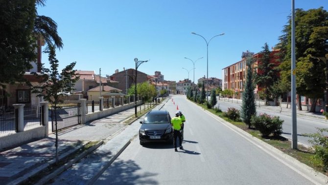 Kırmızı Işıkta Geçen Sürücüyü Polis Dron İle Tespit Edip Yakaladı