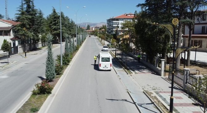 Kırmızı Işıkta Geçen Sürücüyü Polis Dron İle Tespit Edip Yakaladı