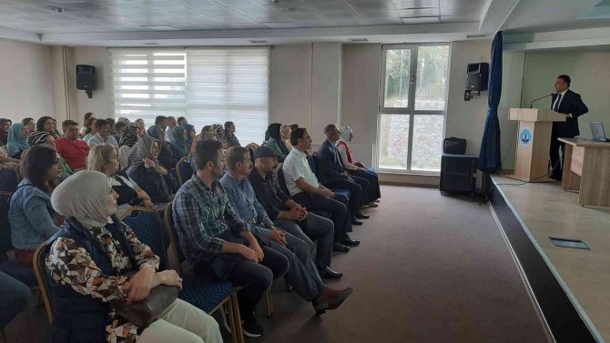 Aile Okulu Projesi Çerçevesinde Öğretmenlere Verilen Eğitimler Başladı