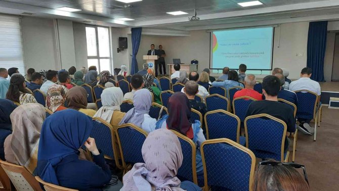 Aile Okulu Projesi Çerçevesinde Öğretmenlere Verilen Eğitimler Başladı