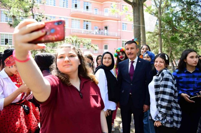 Altındağ Belediyesinden Öğrencilere 3 Büyük Destek