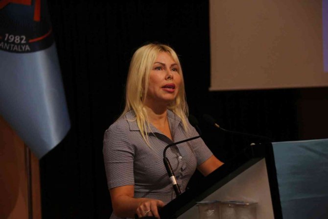 Akdeniz Üniversitesi Tıp Fakültesi’nde İlk Ders Yapıldı