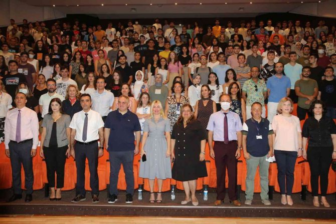 Akdeniz Üniversitesi Tıp Fakültesi’nde İlk Ders Yapıldı