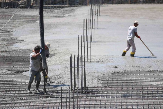 Alanya Belediye Başkanı Yücel’den Mahmutlar Kültür Merkezi’ne Denetim
