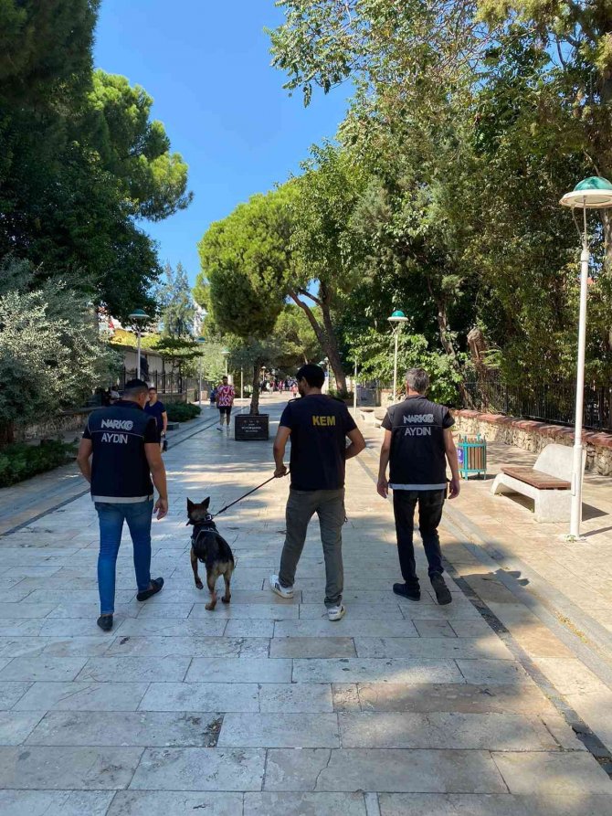 Aydın’da Narkotik Polisinden Okul Çevrelerinde Sıkı Denetim